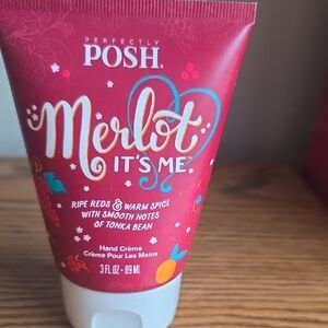 Perfectly Posh Merlot It's Me Hand Crème - Red and White